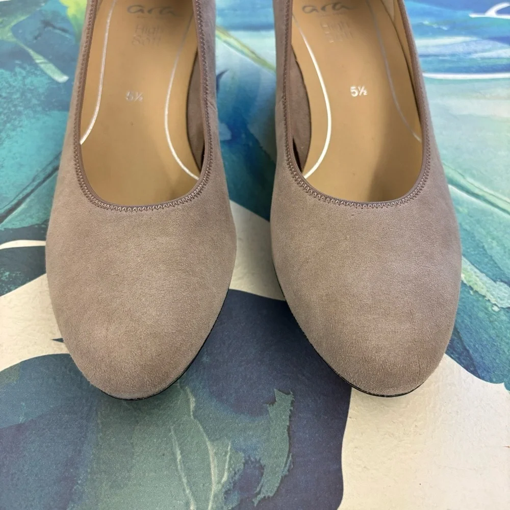 NEW ARA Kendall Suede Pump Tan Size 8 Heels Comfort Shoe